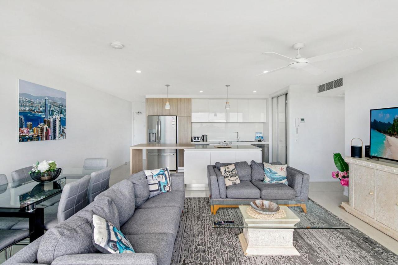 Modern Contemporary Southport Apartment - Coasthm Gold Coast Exterior photo
